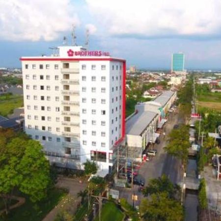 Brothers Inn Sukoharjo Exterior foto